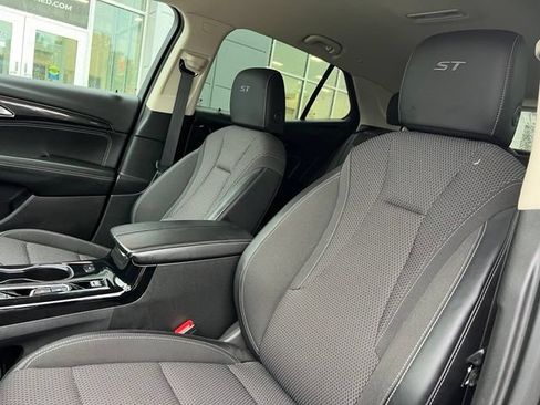 Used 2023 Buick Envision Preferred w/ Sport Touring Package AWD/4WD image 9