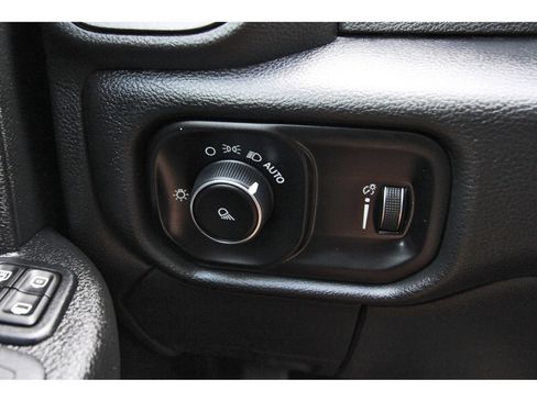 Used 2024 RAM 2500 Tradesman w/ Chrome Appearance Group AWD/4WD image 22