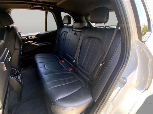 Used 2022 BMW X5 M50i AWD/4WD image 19