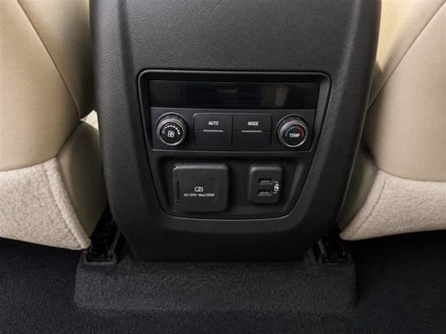 Used 2019 Buick Enclave Essence FWD image 22