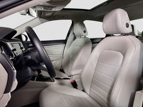 Certified 2023 Volkswagen Jetta SE FWD image 24