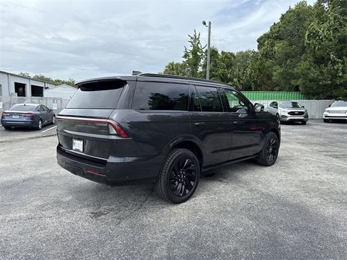 New 2025 Lincoln Navigator Reserve w/ Jet Appearance Package image 5