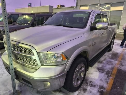 Used 2015 RAM 1500 Laramie image 3