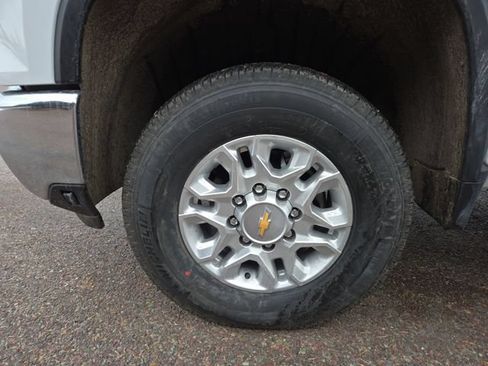 New 2026 Chevrolet Silverado 3500 LT w/ All Star Edition AWD/4WD image 7