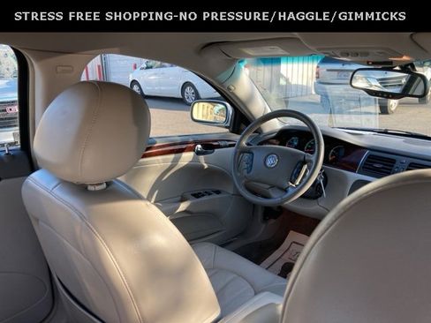 Used 2011 Buick Lucerne CXL image 30