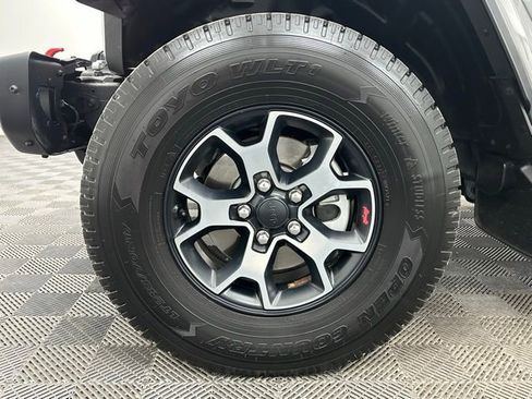 Used 2019 Jeep Wrangler Unlimited Rubicon w/ Dual Top Group image 19