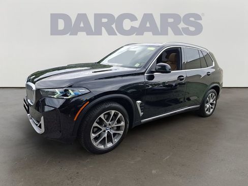 Certified 2024 BMW X5 xDrive40i w/ Premium Package AWD/4WD image 3