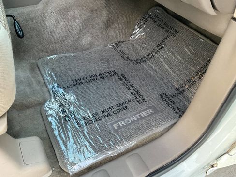 Used 2014 Nissan Frontier SV image 36