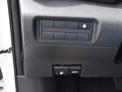 Used 2023 Nissan Kicks SR w/ SR Premium Package image 16