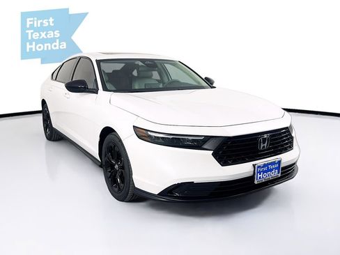 Certified 2025 Honda Accord SE image 1