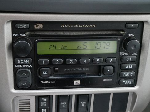 Used 2002 Toyota Sienna XLE image 22