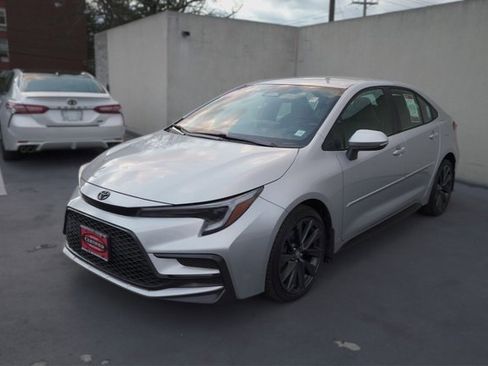Certified 2024 Toyota Corolla SE image 3
