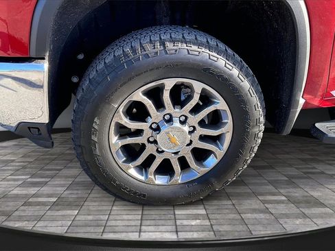 Used 2026 Chevrolet Silverado 2500 LTZ w/ LTZ Premium Package image 9