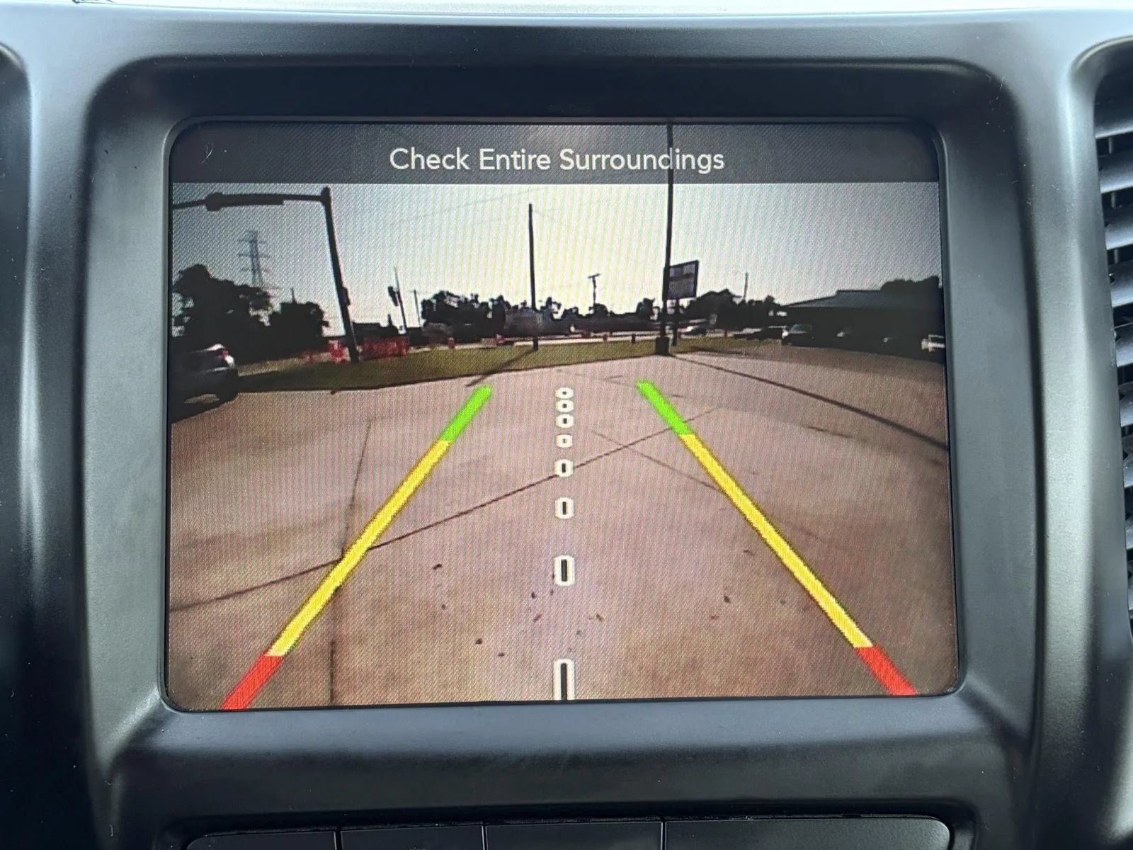Used 2018 Jeep Cherokee Limited FWD image 20