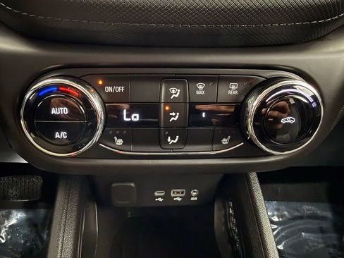 Used 2023 Chevrolet TrailBlazer LT w/ Convenience Package AWD/4WD image 35