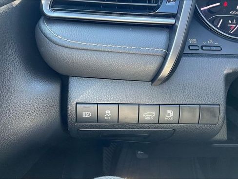 Used 2023 Toyota Camry SE image 33