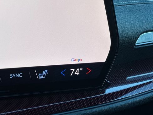 Used 2025 Chevrolet Traverse Z71 image 32