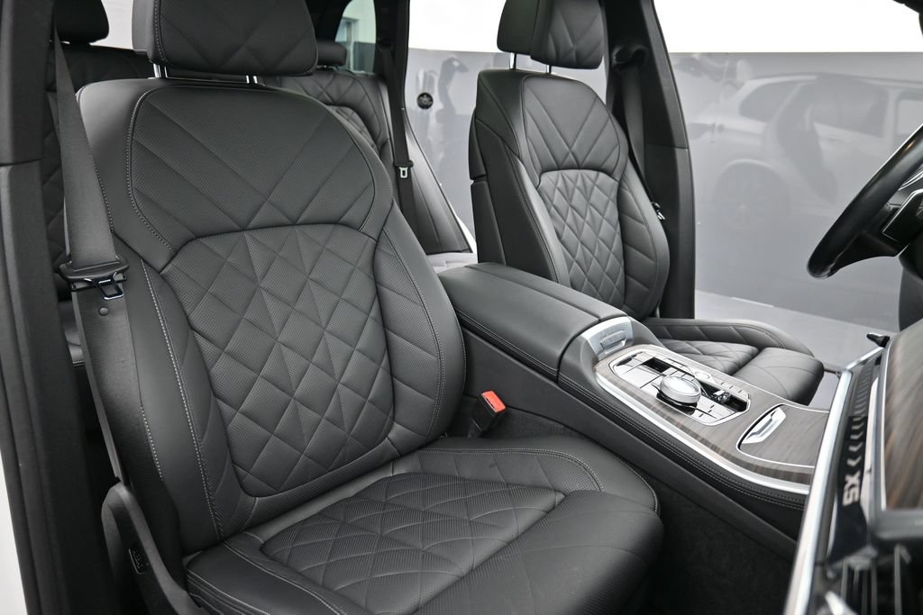 Used 2024 BMW X5 xDrive40i w/ Executive Package AWD/4WD image 22
