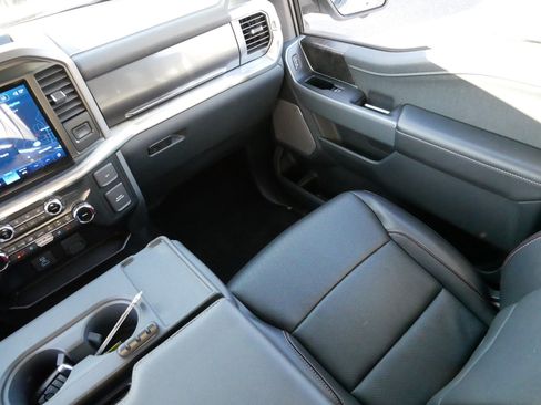 Used 2022 Ford F150 Lariat w/ Max Trailer Tow Package image 11