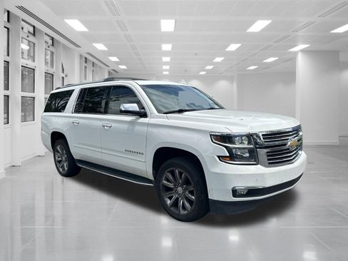 Used 2018 Chevrolet Suburban Premier RWD image 3