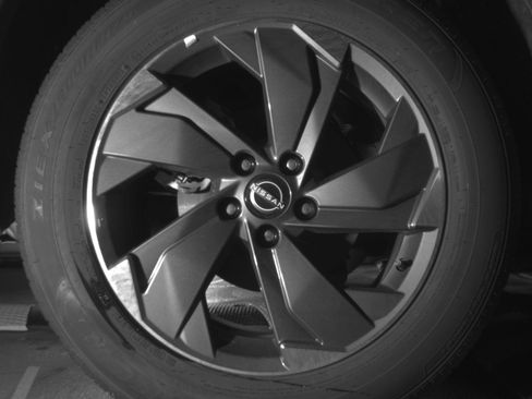 Used 2025 Nissan Rogue SV image 15