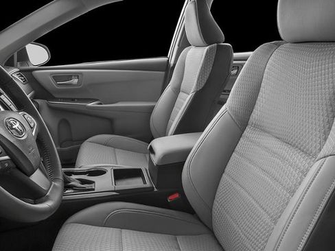Used 2017 Toyota Camry LE FWD image 24