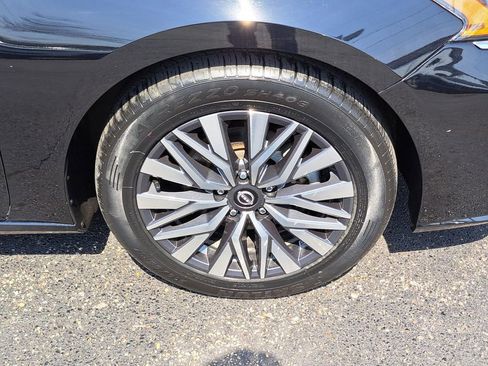Used 2023 Nissan Altima 2.5 SV FWD image 7