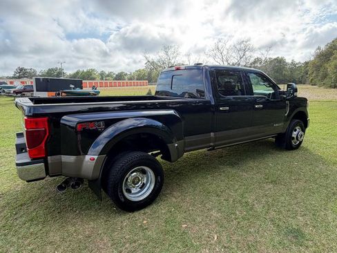 Used 2022 Ford F250 XLT w/ XLT Premium Package image 2