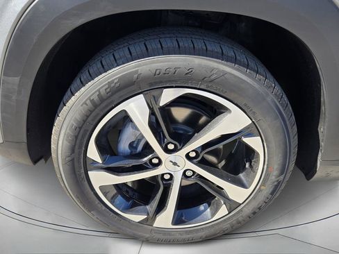 Used 2024 Chevrolet Trax RS w/ Driver Confidence Package image 9