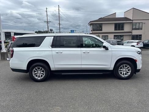 Used 2022 Chevrolet Suburban LS AWD/4WD image 6