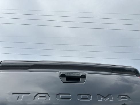 Used 2025 Toyota Tacoma SR AWD/4WD image 12