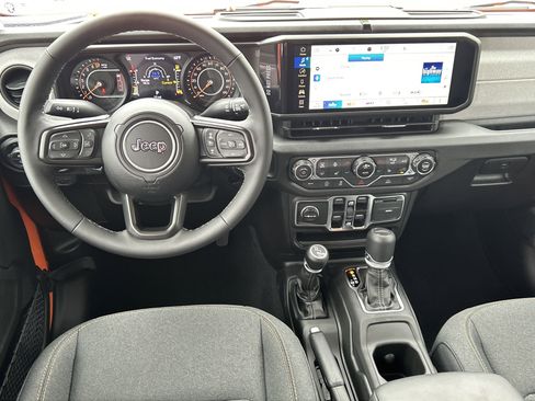 New 2025 Jeep Gladiator Sport image 18