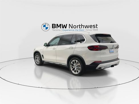 New 2026 BMW X5 xDrive50e w/ Climate Comfort Package AWD/4WD image 12