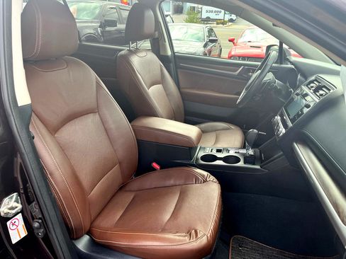 Used 2017 Subaru Outback 3.6R Touring image 19