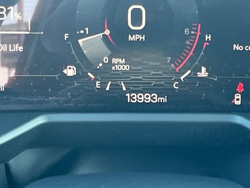 Used 2025 GMC Acadia Elevation image 20