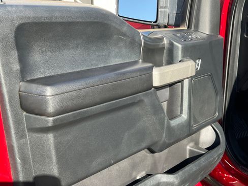 Used 2019 Ford F150 Raptor w/ Equipment Group 801A Mid image 13