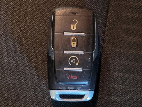 Used 2019 RAM 1500 Big Horn image 32