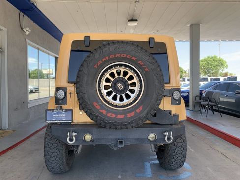 Used 2013 Jeep Wrangler Unlimited Sahara w/ Connectivity Group AWD/4WD image 6
