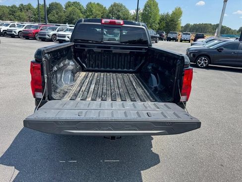 Used 2024 Chevrolet Colorado Trail Boss AWD/4WD image 10