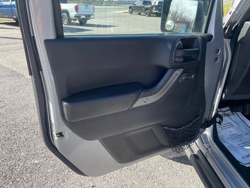 Used 2016 Jeep Wrangler Unlimited Sport image 14