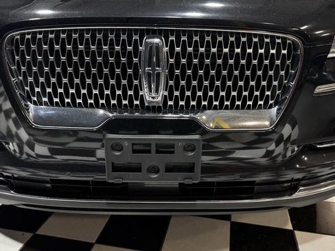 Used 2021 Lincoln Aviator AWD image 34