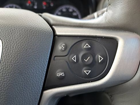 Used 2019 GMC Acadia SLE w/ LPO, Black Accent Package image 16