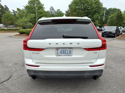 Used 2019 Volvo XC60 T5 Momentum w/ Premium Package FWD image 4