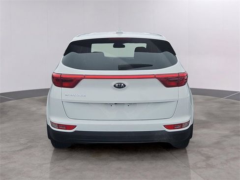 Used 2017 Kia Sportage LX image 5