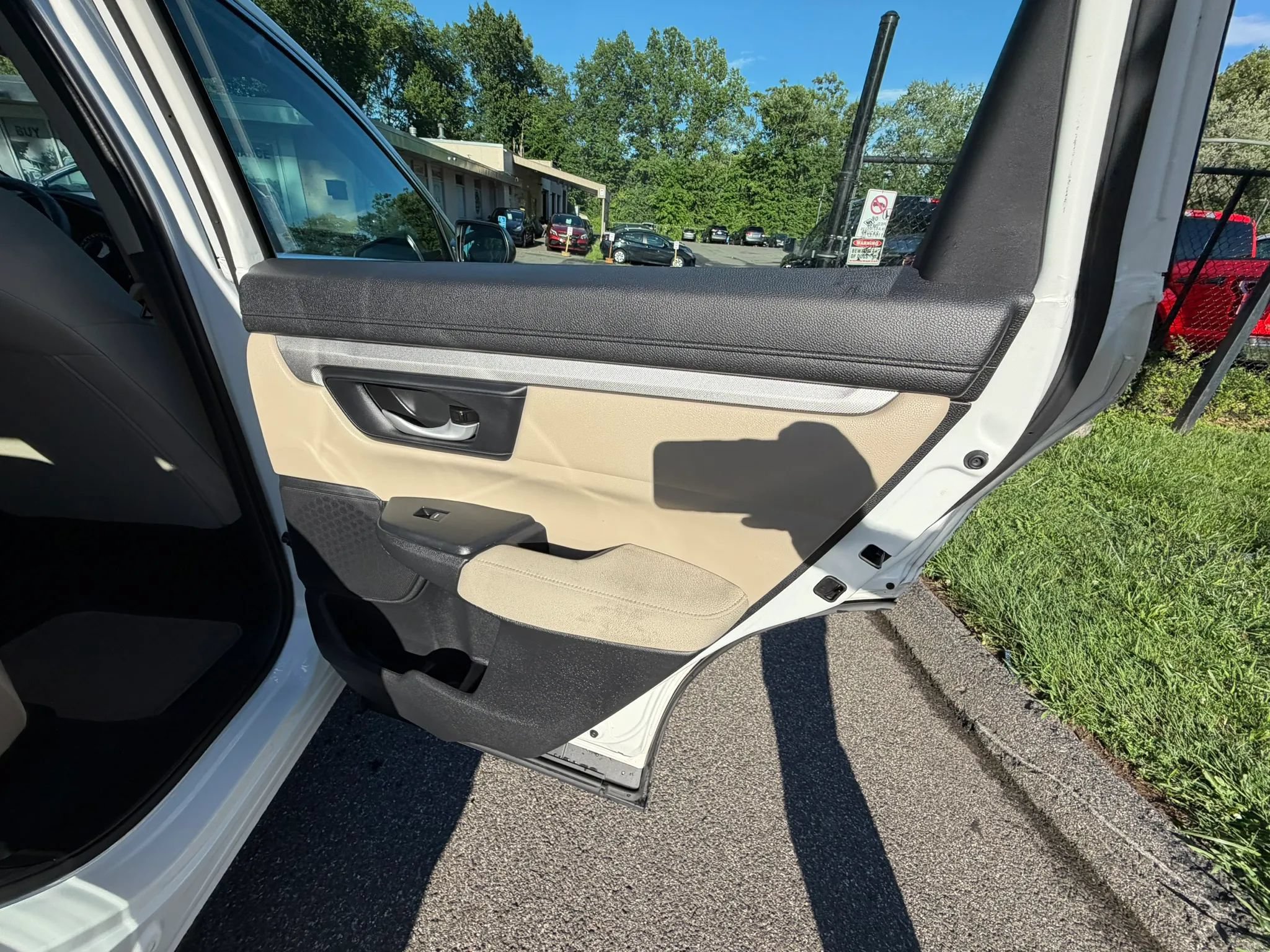 Used 2018 Honda CR-V LX image 17