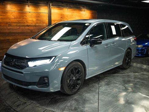 Used 2025 Honda Odyssey Sport-L image 2