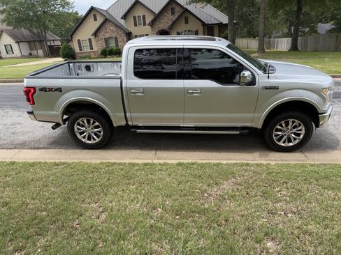 Used 2015 Ford F150 Lariat w/ Equipment Group 502A Luxury AWD/4WD image 2