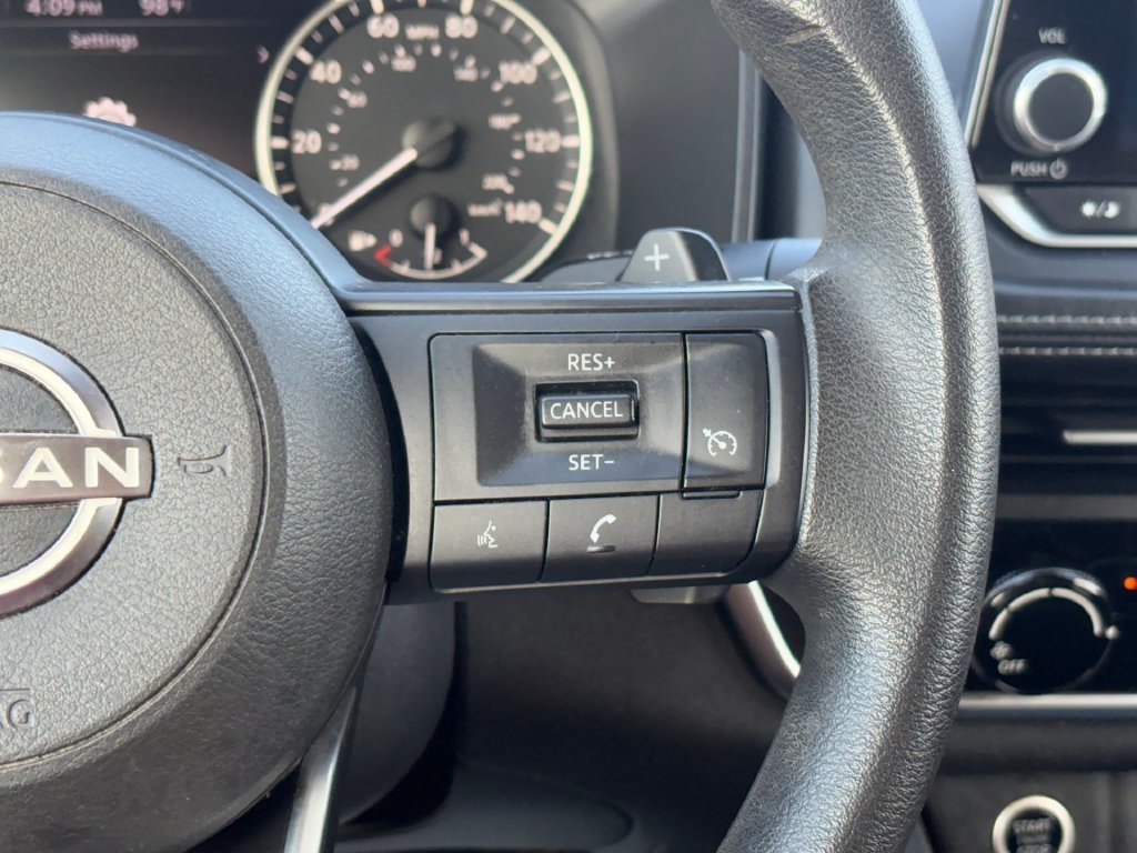 Used 2023 Nissan Rogue S FWD image 13
