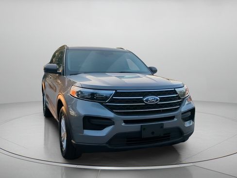 Certified 2023 Ford Explorer XLT AWD/4WD image 5