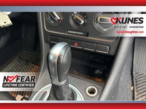 Used 2018 Volkswagen Beetle 2.0T S FWD image 19